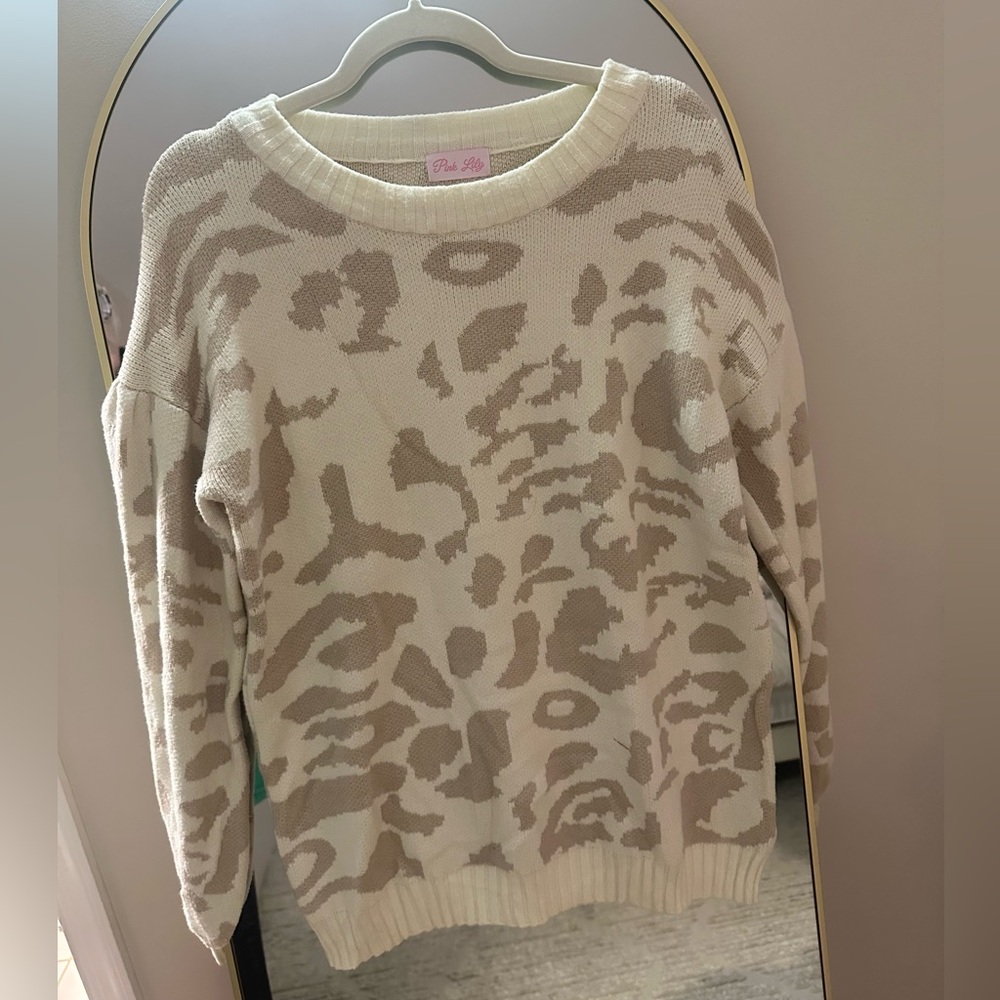 Pink Lily Women's Cream and Tan Leopard Print Sweater. Size Small